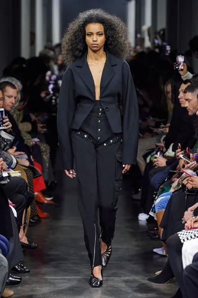 Look 17